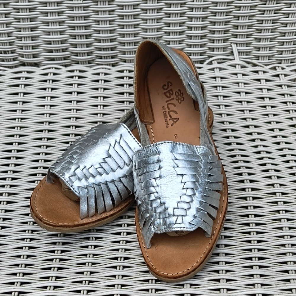 Sbicca Leather Silver Metallic Sandals || 8